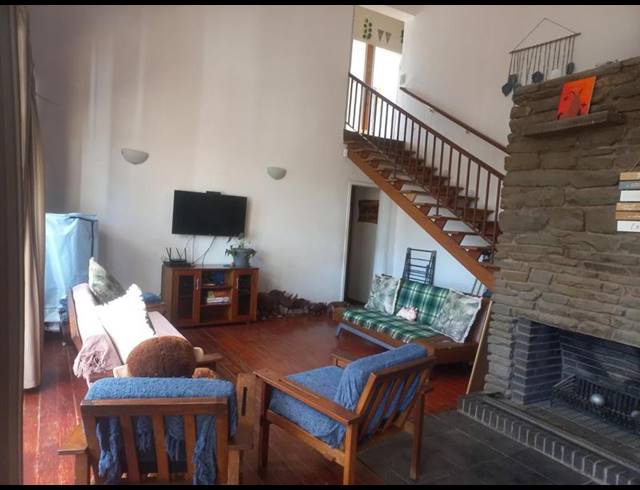 6 BEDROOM HOUSE FOR SALE IN BERGSIG